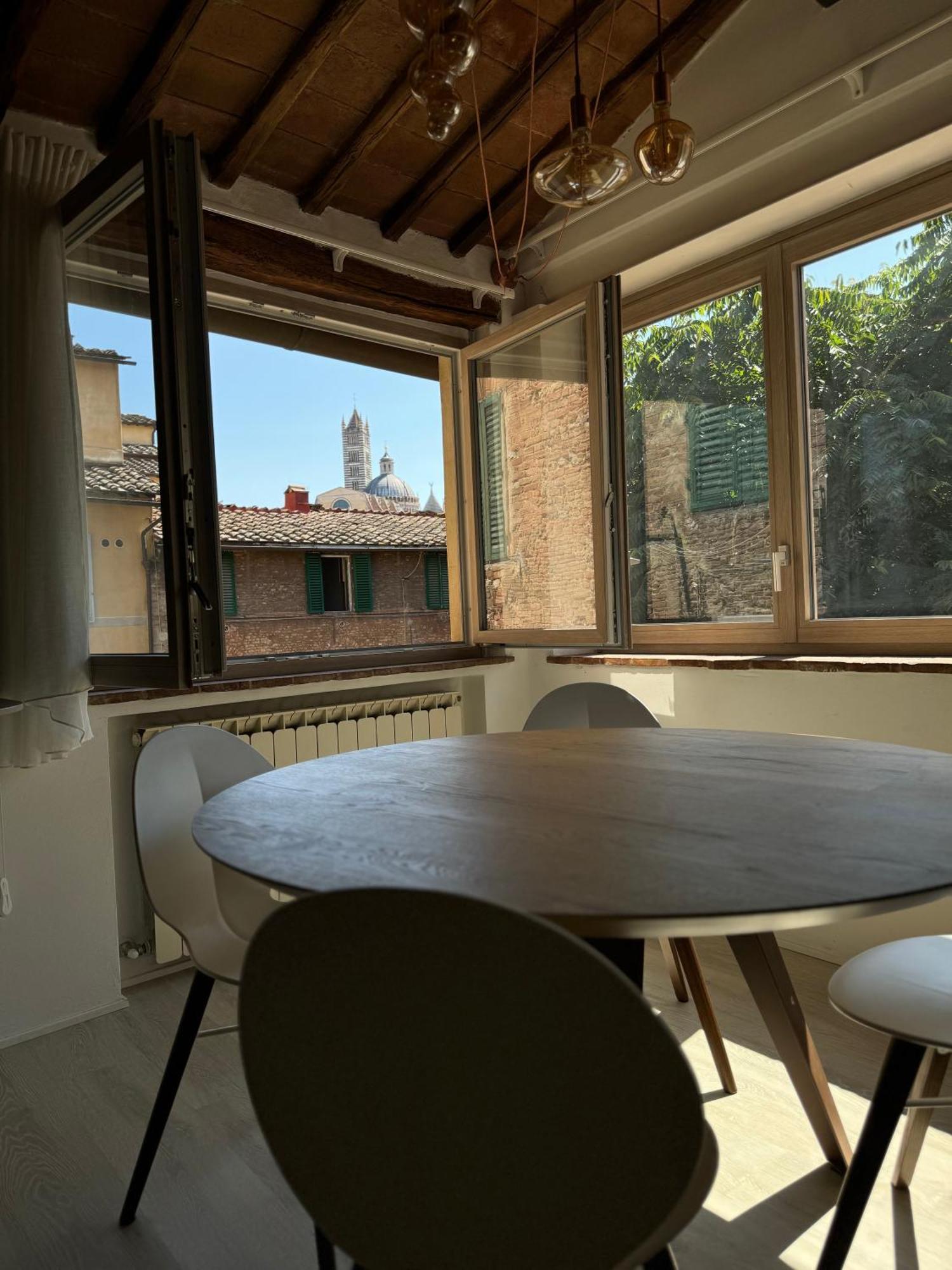 Teresa 91, Appartamento Incantevole Vista Duomo 锡耶纳 外观 照片